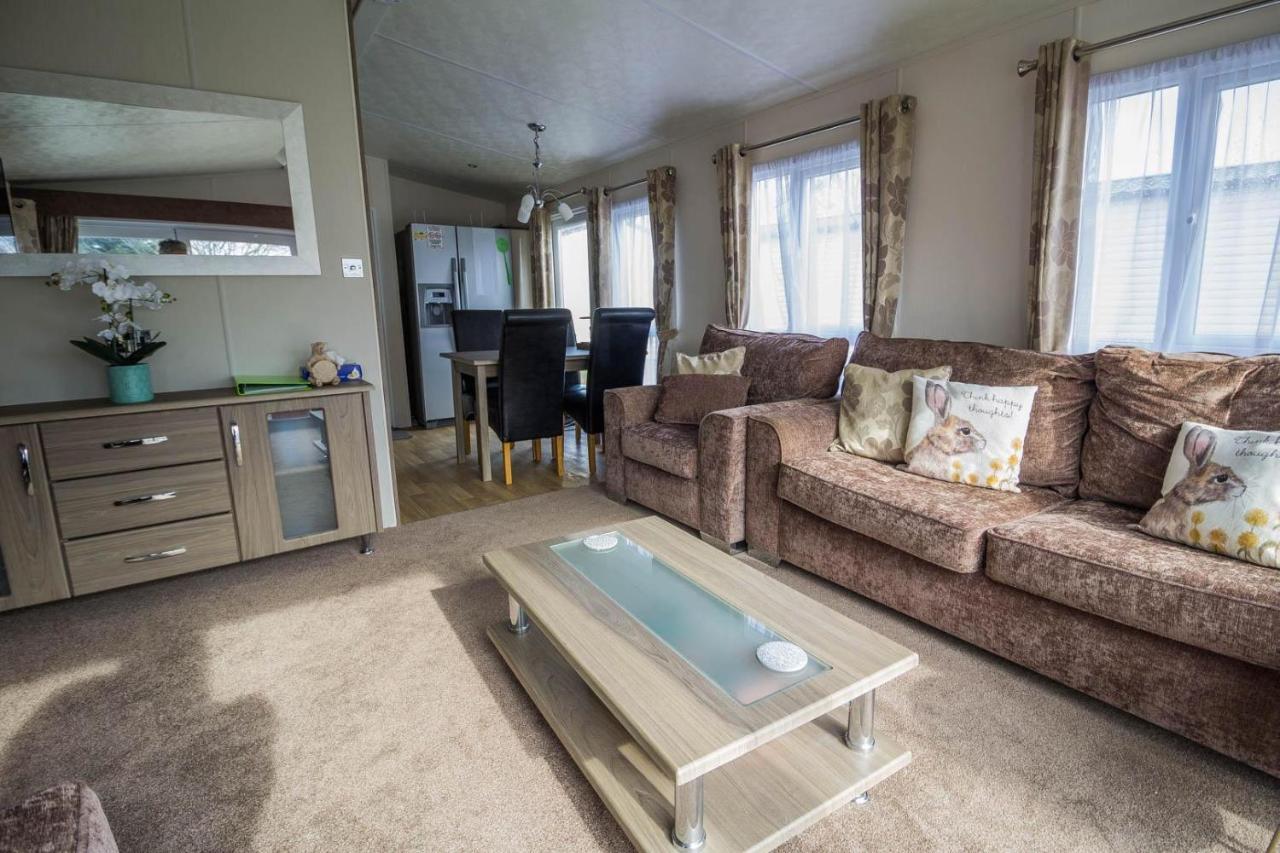 Modern 6 Berth Caravan At Highfield Grange In Essex Ref 26609P Clacton-on-Sea Εξωτερικό φωτογραφία