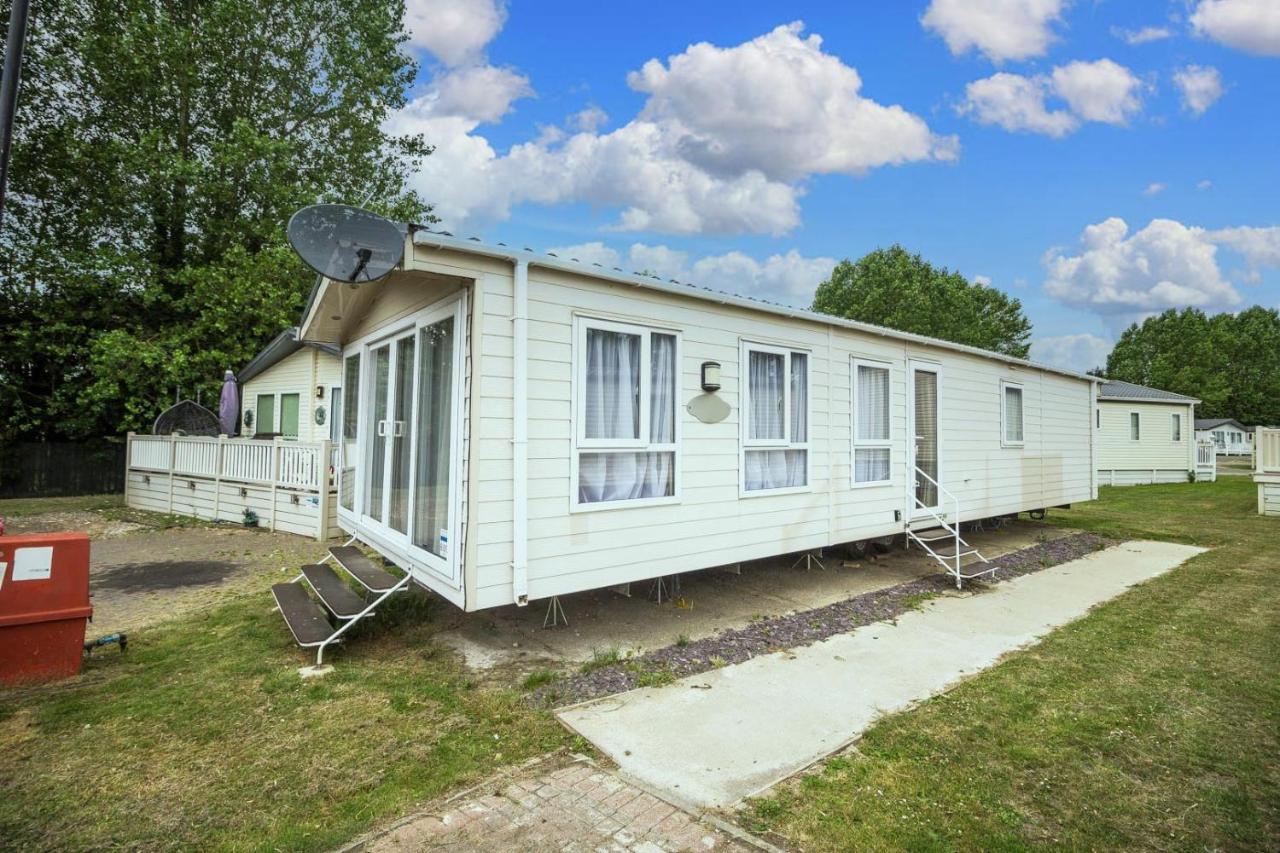 Modern 6 Berth Caravan At Highfield Grange In Essex Ref 26609P Clacton-on-Sea Εξωτερικό φωτογραφία