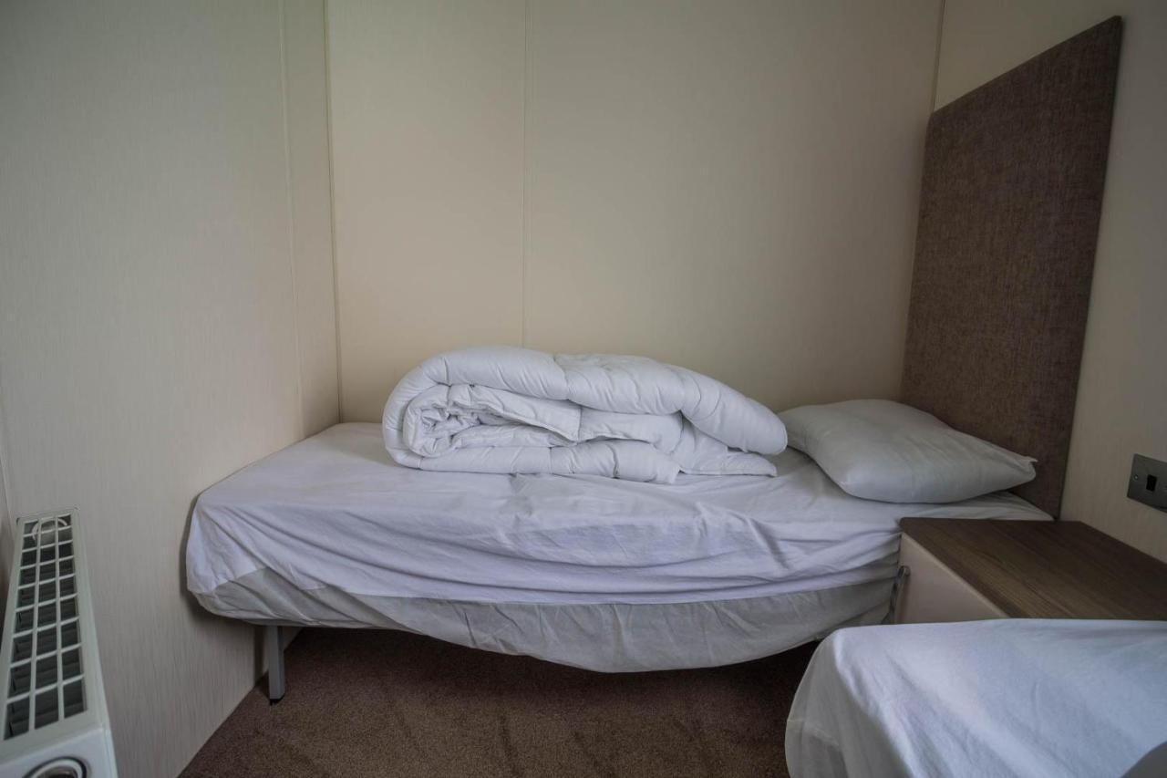Modern 6 Berth Caravan At Highfield Grange In Essex Ref 26609P Clacton-on-Sea Εξωτερικό φωτογραφία